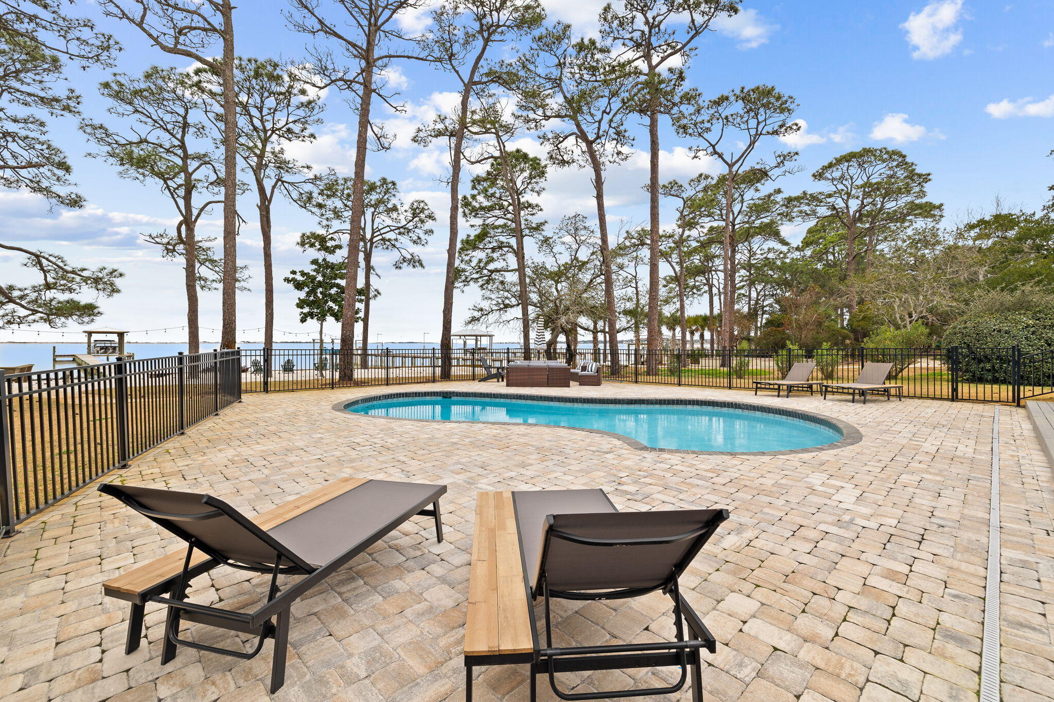 PARISH POINT - Residential