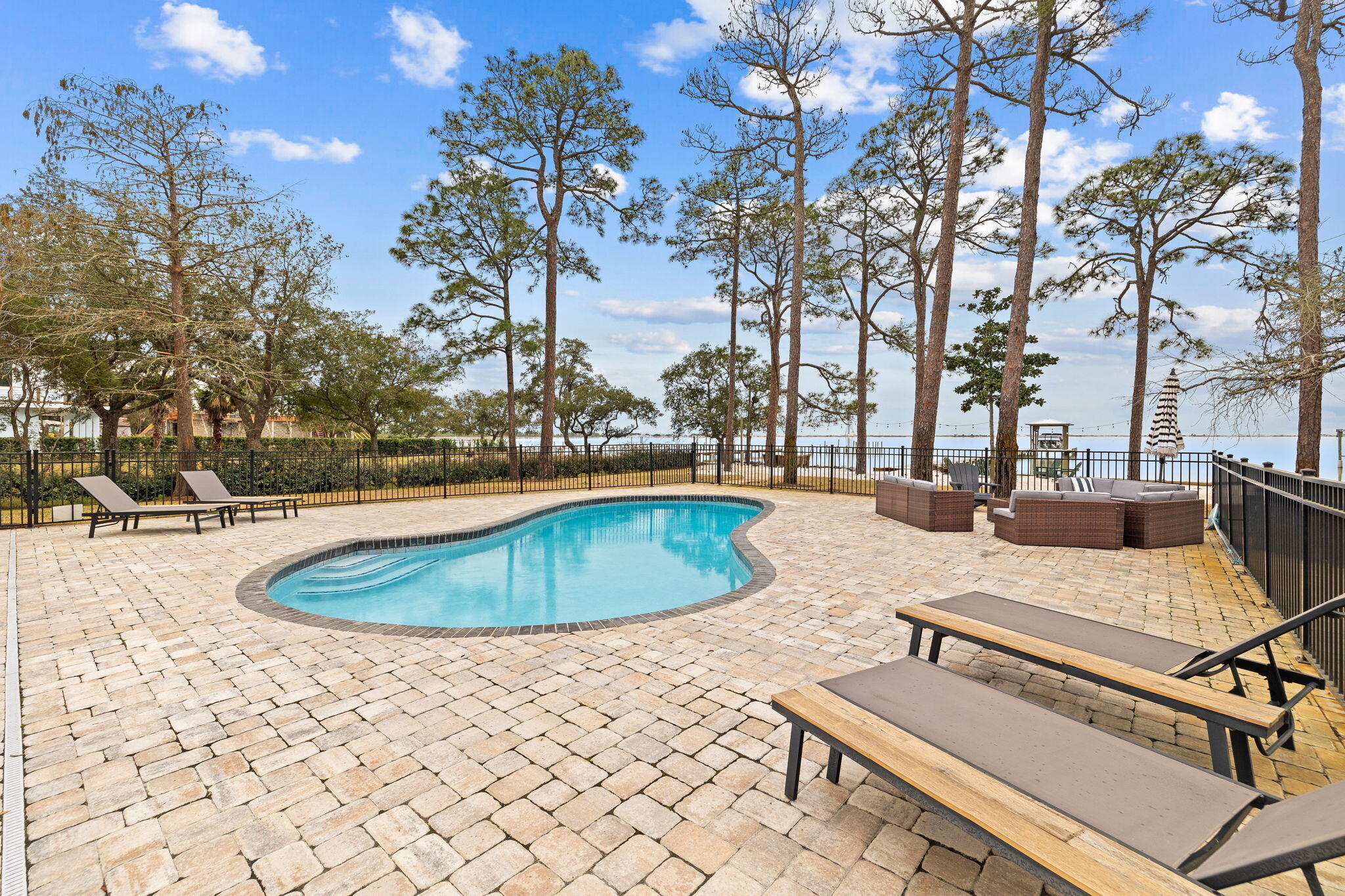PARISH POINT - Residential