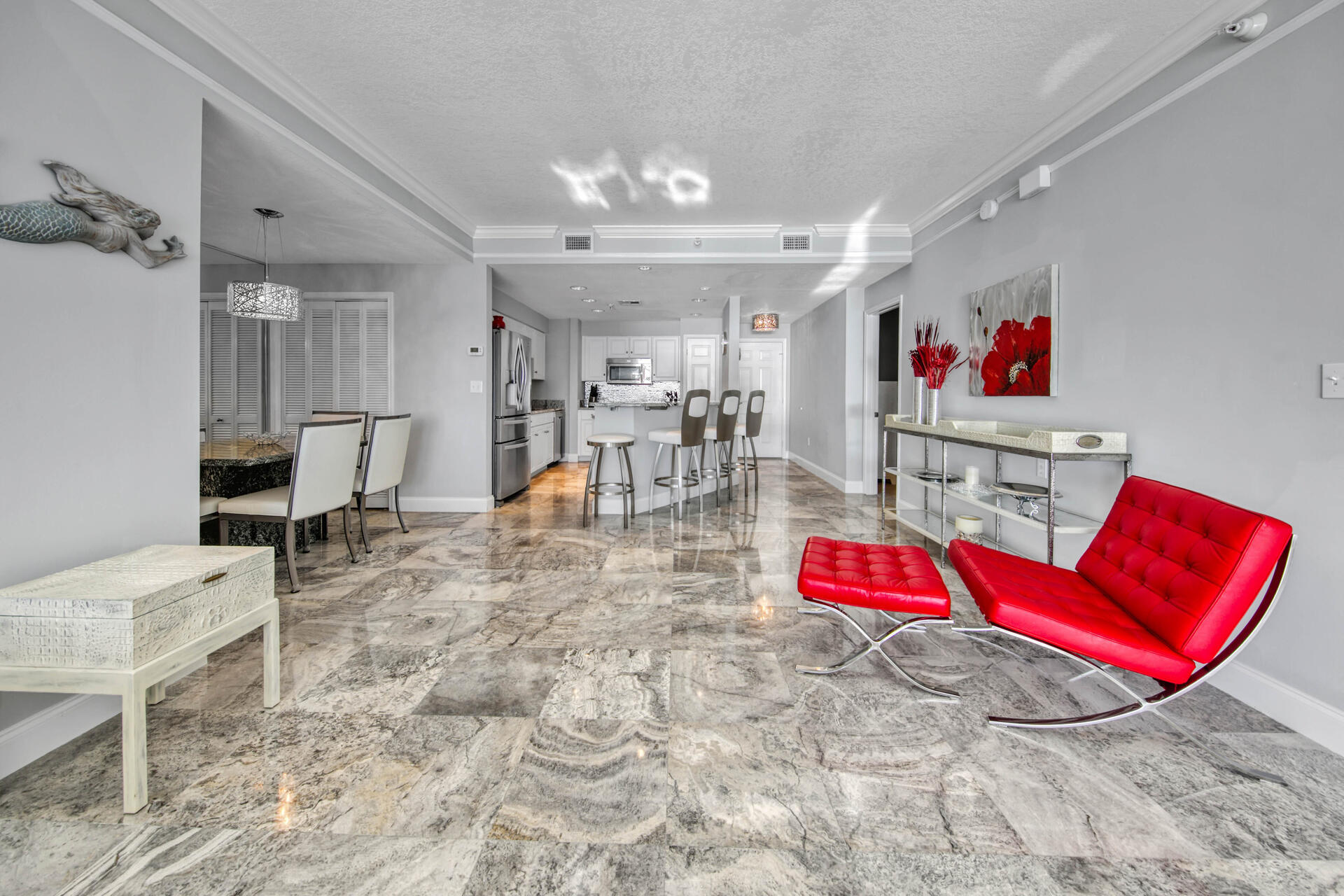 WATERVIEW TOWERS YACHT CLUB - Residential