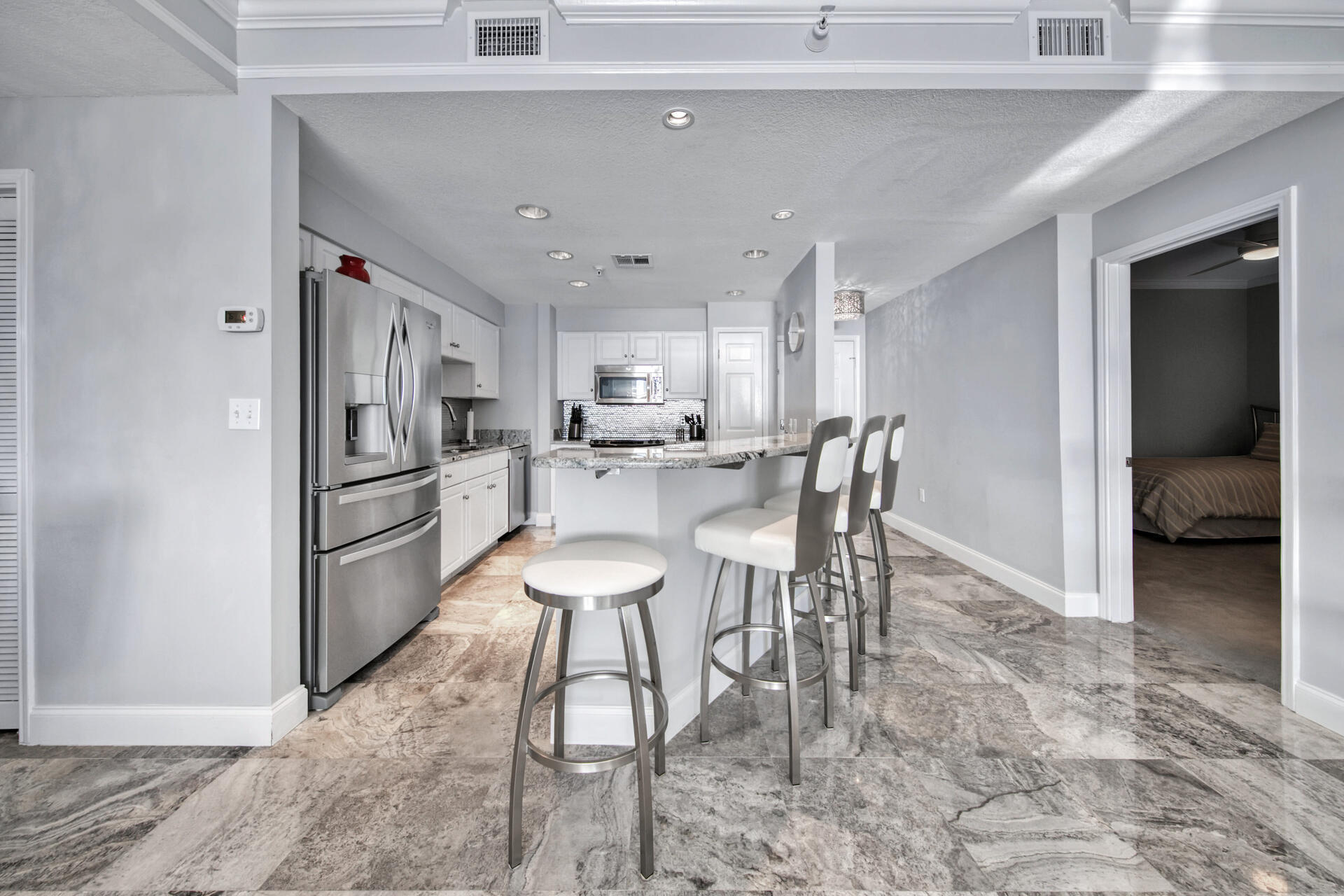 WATERVIEW TOWERS YACHT CLUB - Residential