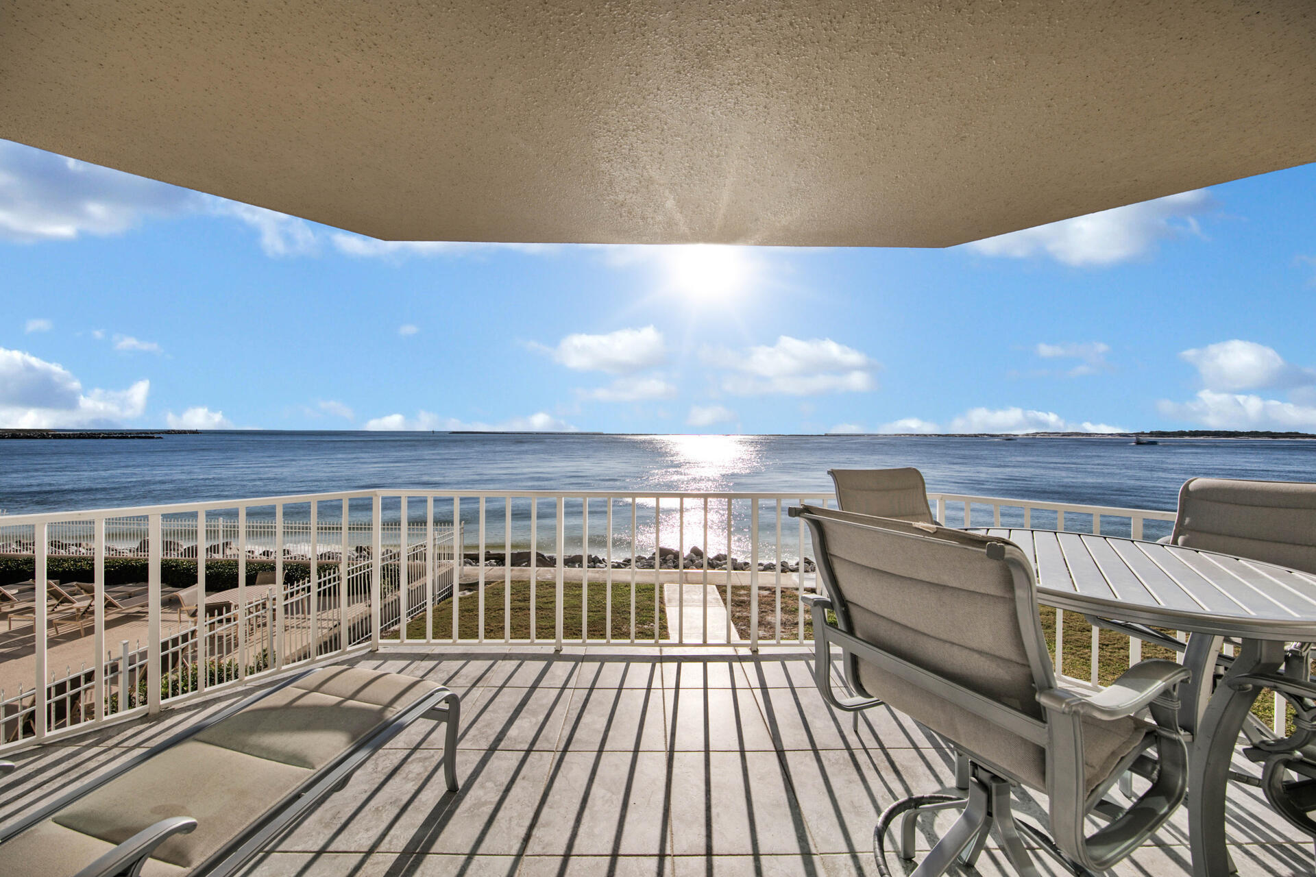 WATERVIEW TOWERS YACHT CLUB - Residential