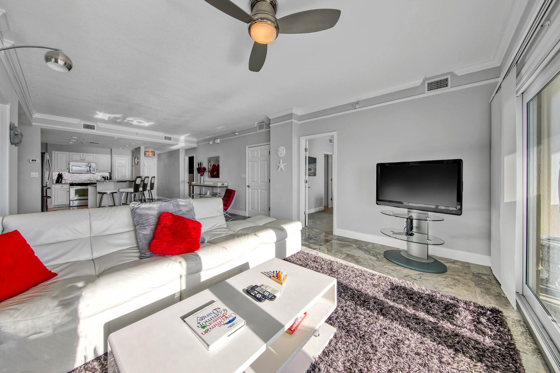 WATERVIEW TOWERS YACHT CLUB - Residential