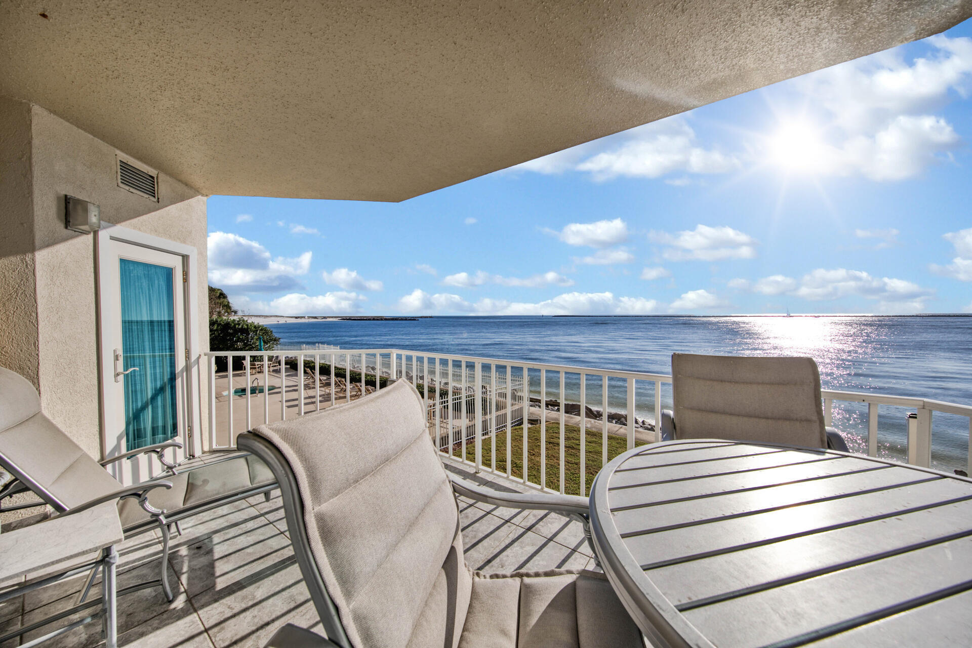 WATERVIEW TOWERS YACHT CLUB - Residential