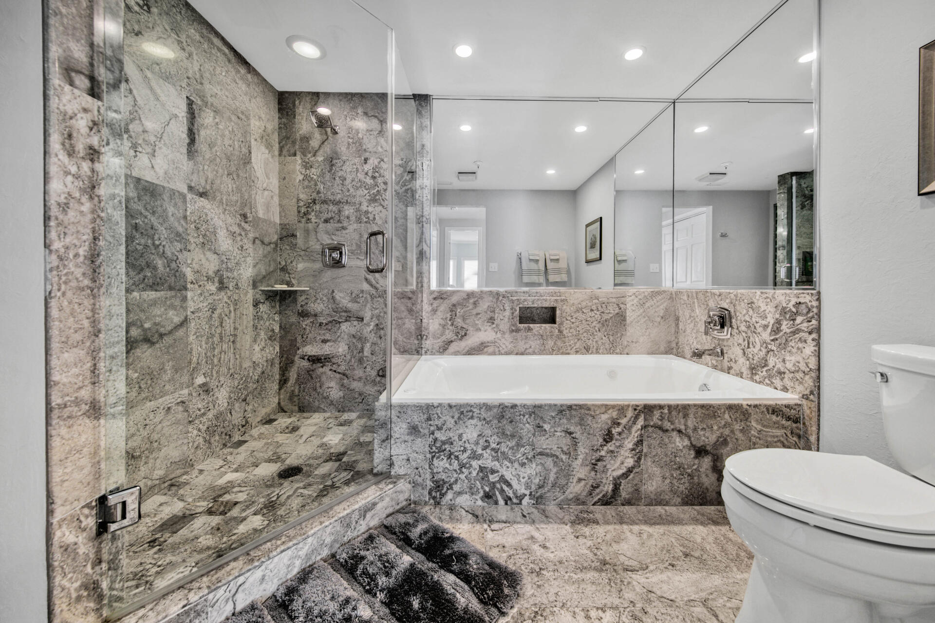 WATERVIEW TOWERS YACHT CLUB - Residential