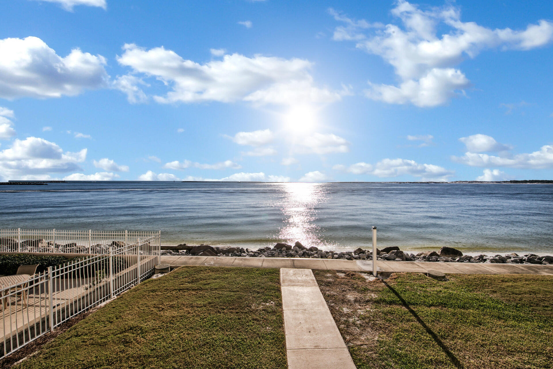WATERVIEW TOWERS YACHT CLUB - Residential