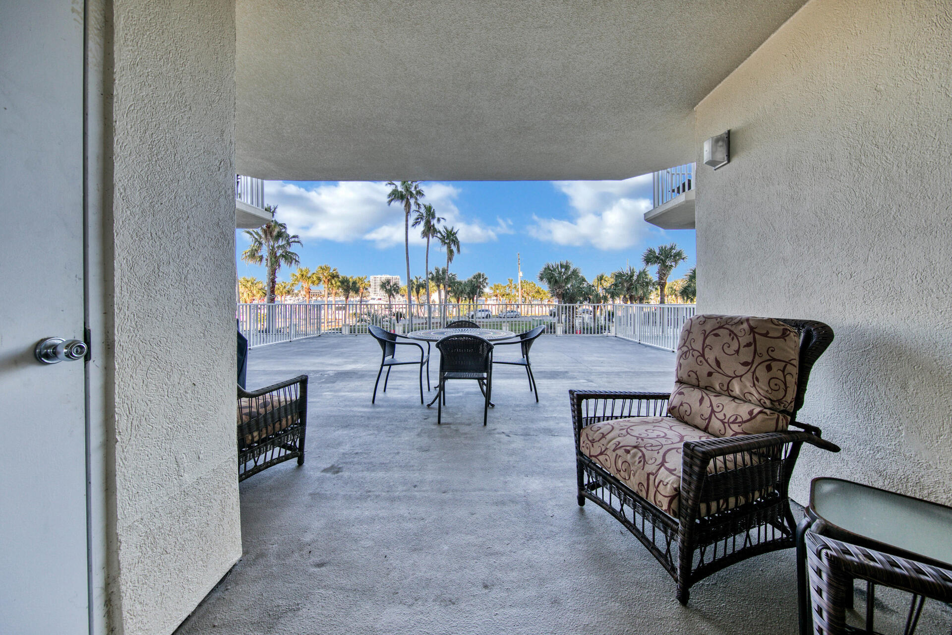 WATERVIEW TOWERS YACHT CLUB - Residential