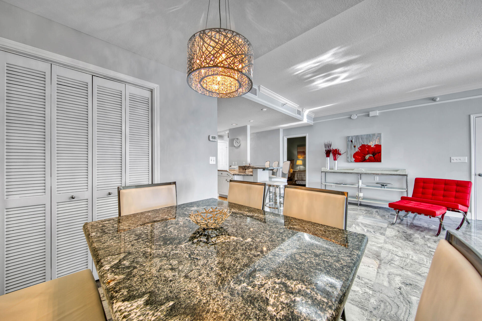 WATERVIEW TOWERS YACHT CLUB - Residential