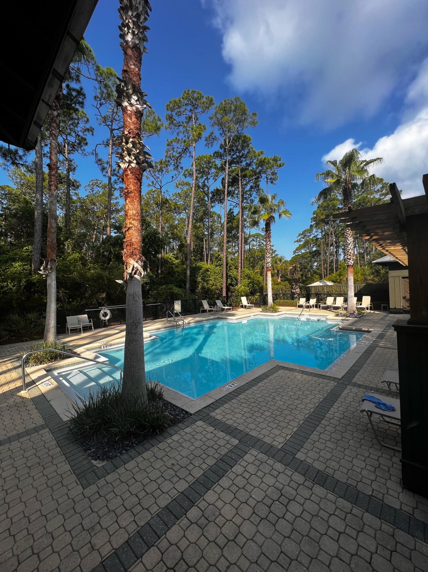 TREETOP VILLAGE - Land