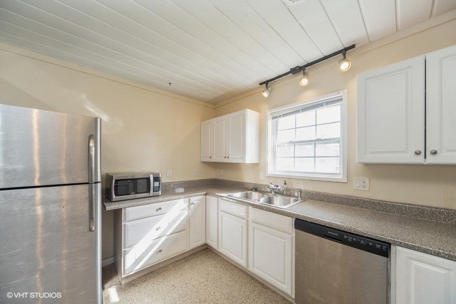 N Lakeview Units - Residential