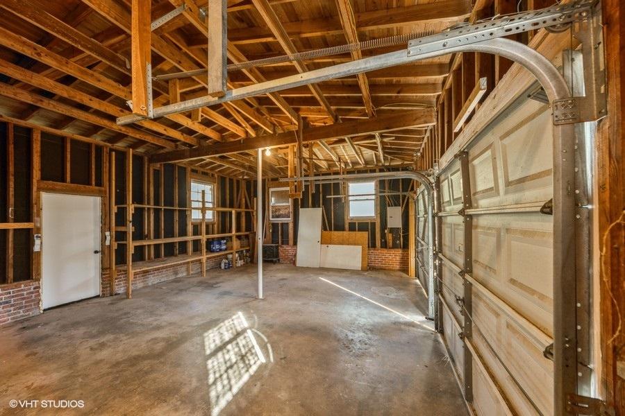 N Lakeview Units - Residential