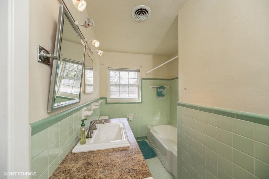 N Lakeview Units - Residential