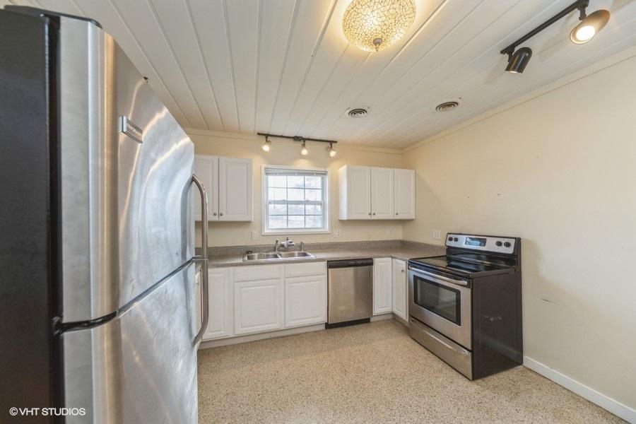 N Lakeview Units - Residential