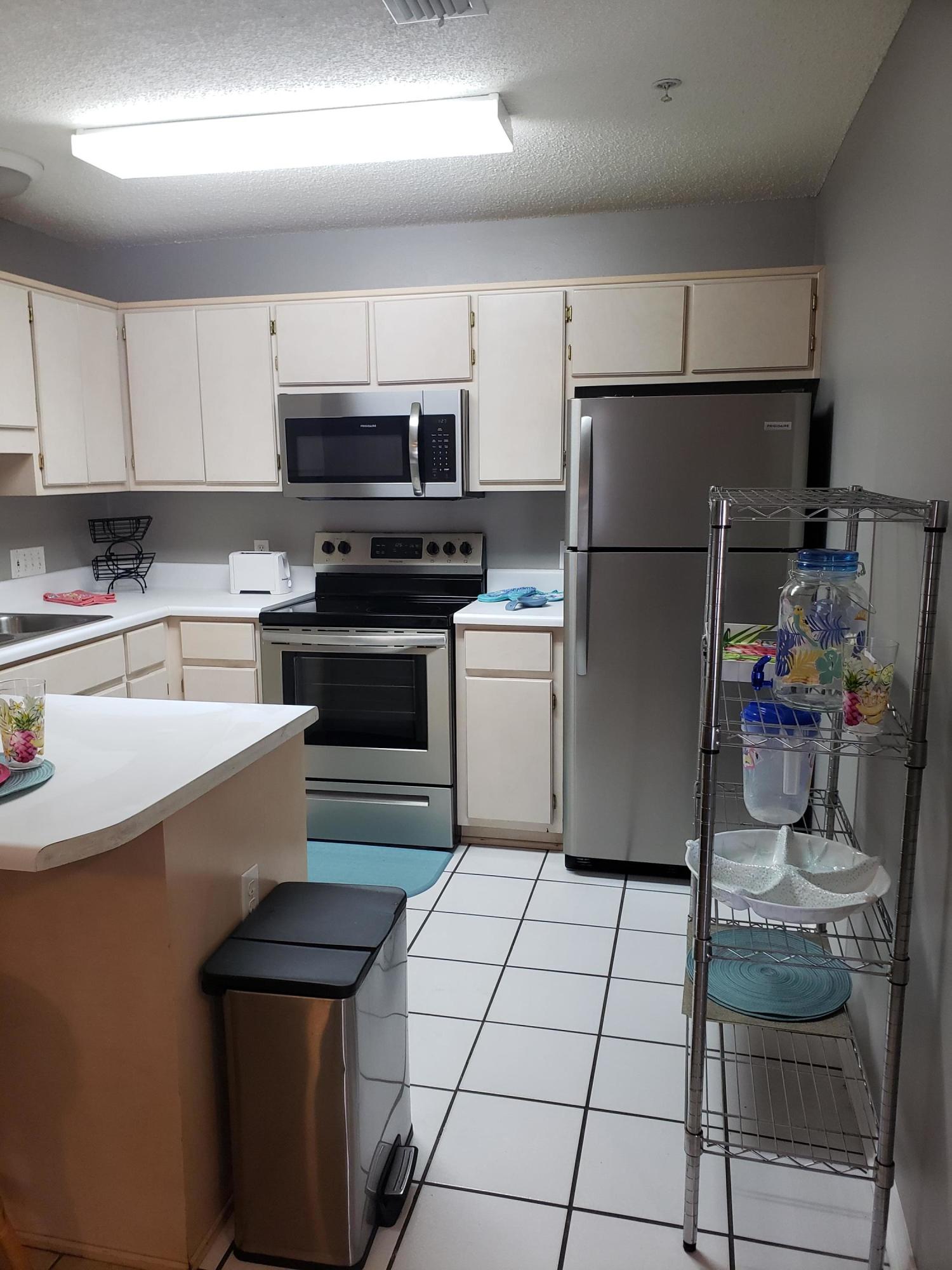 SUNSET HARBOUR VILLAS CONDO - Residential