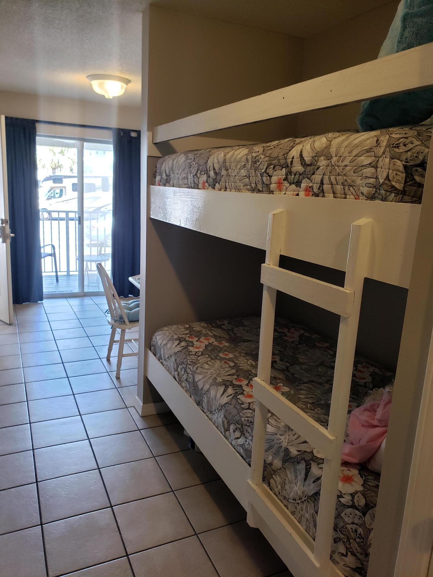 SUNSET HARBOUR VILLAS CONDO - Residential