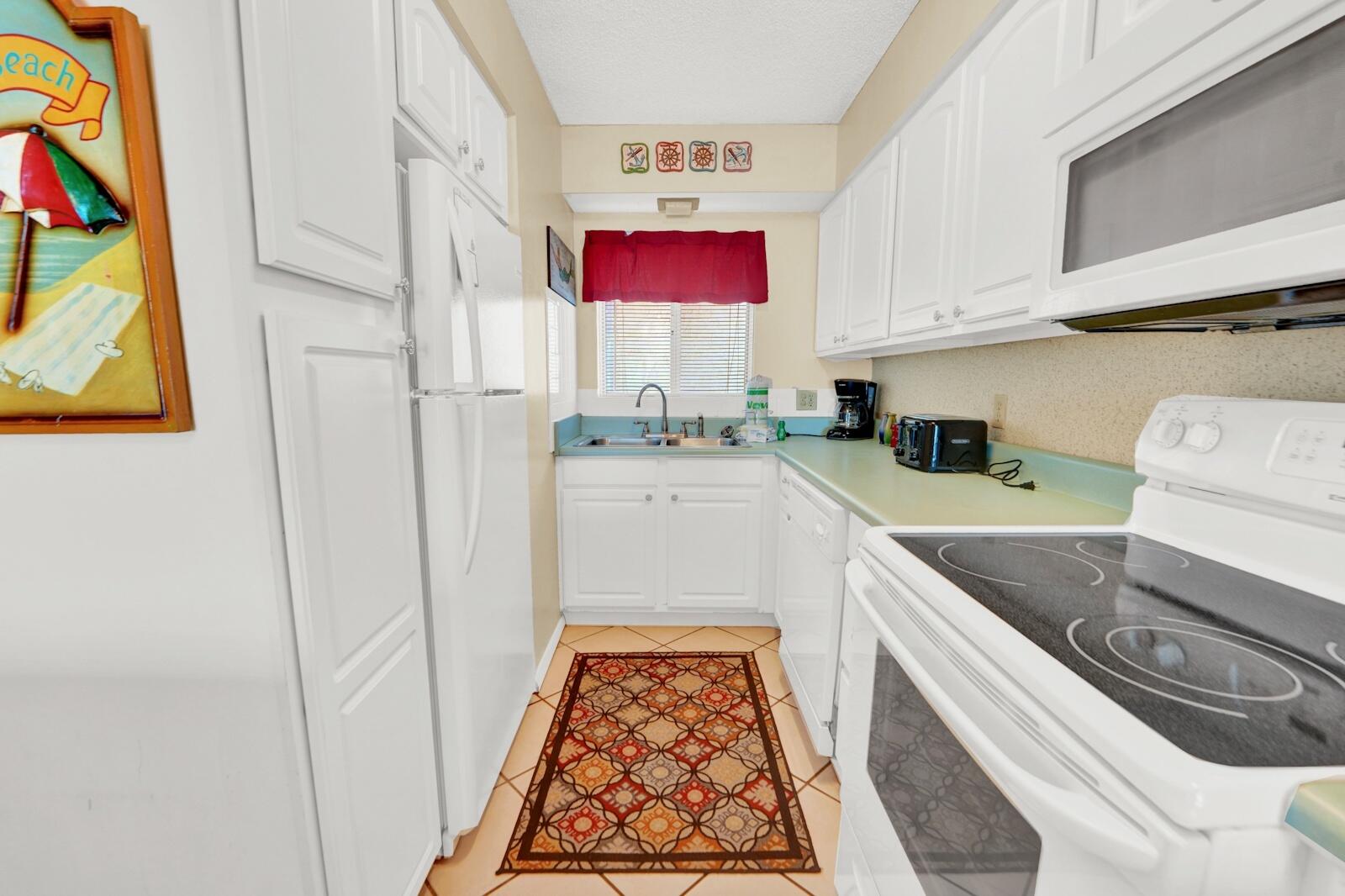 REGENCY TOWERS - Residential