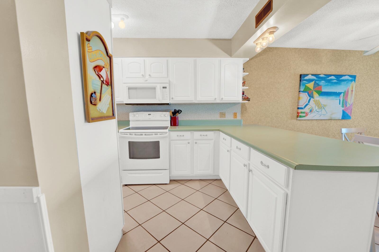 REGENCY TOWERS - Residential