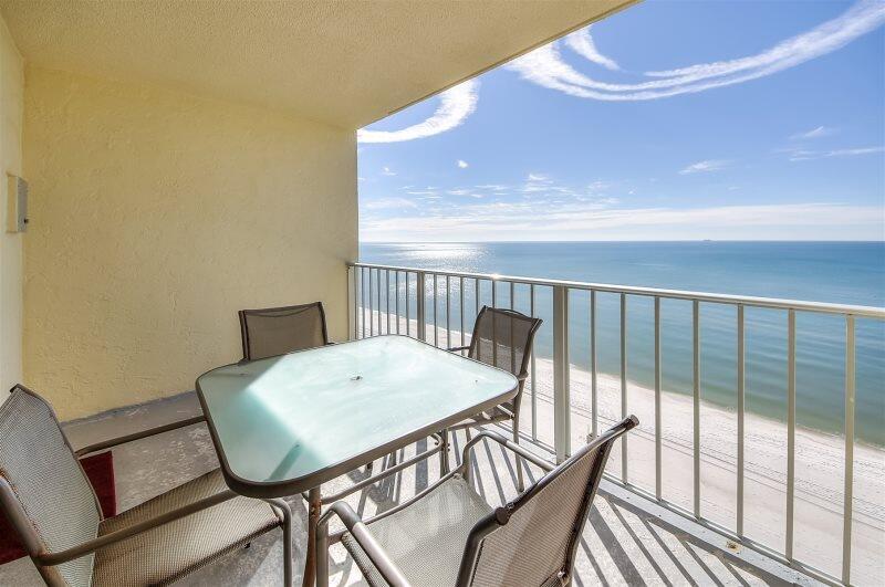 REGENCY TOWERS - Residential