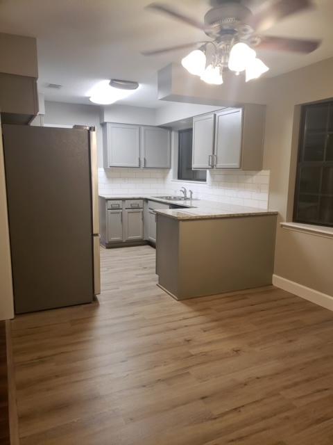 VALPARAISO PINECREST 5 - Residential Lease