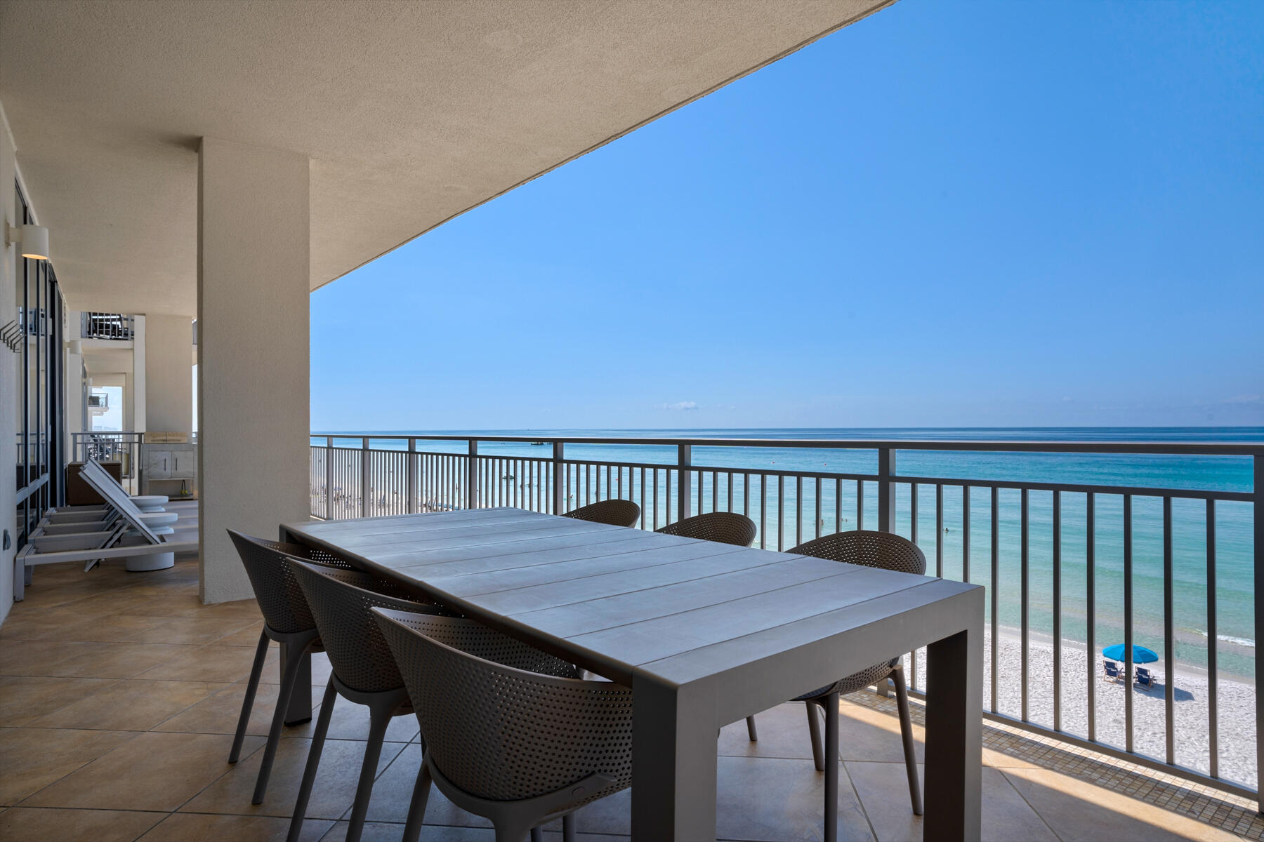 SIGNATURE BEACH - Residential