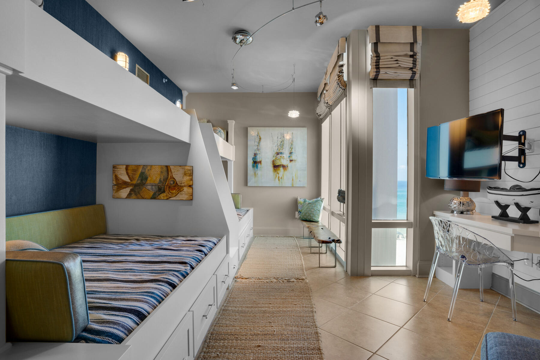 SIGNATURE BEACH - Residential
