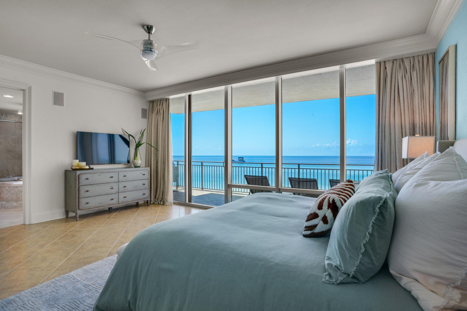 SIGNATURE BEACH - Residential