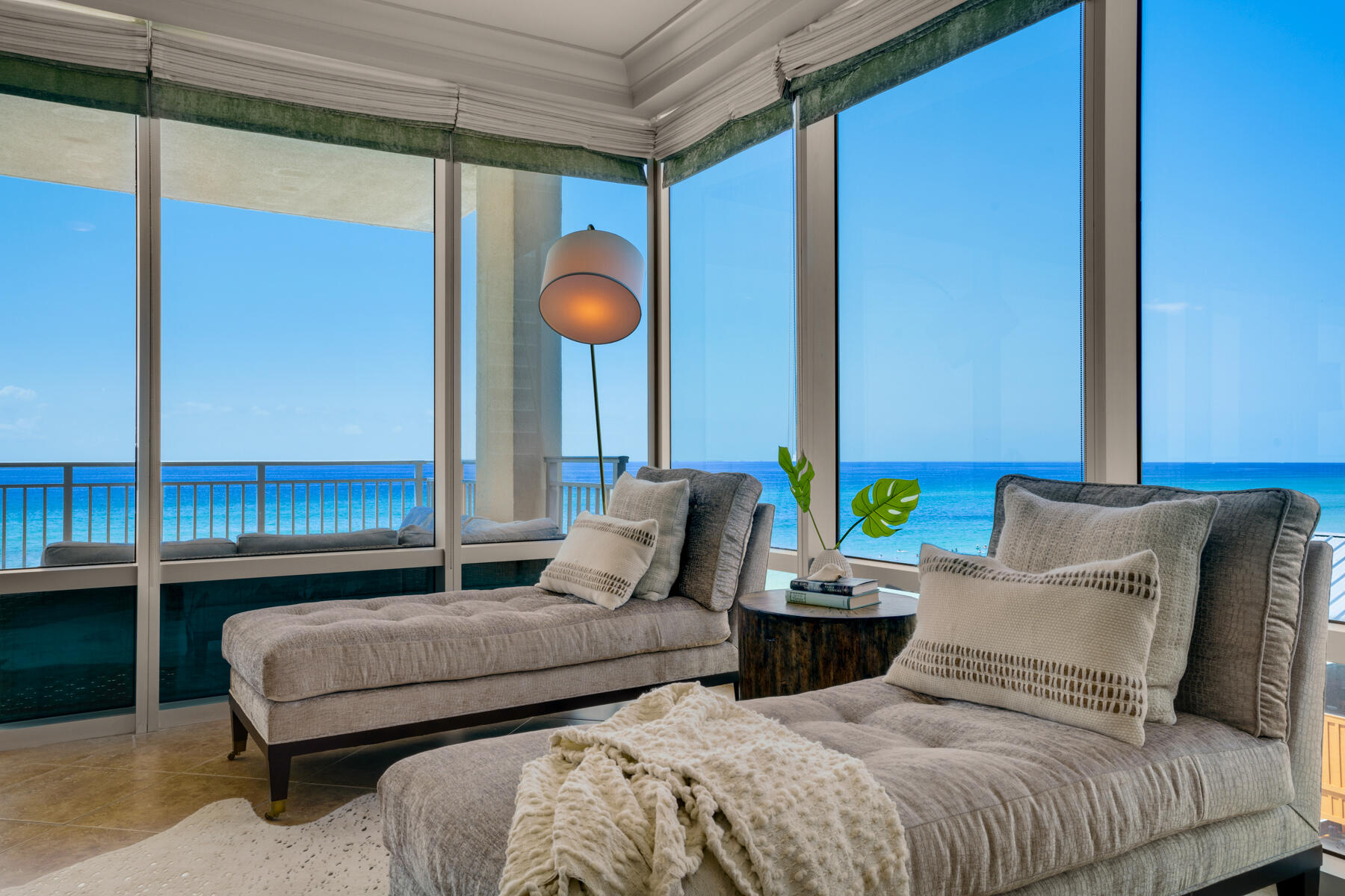 SIGNATURE BEACH - Residential