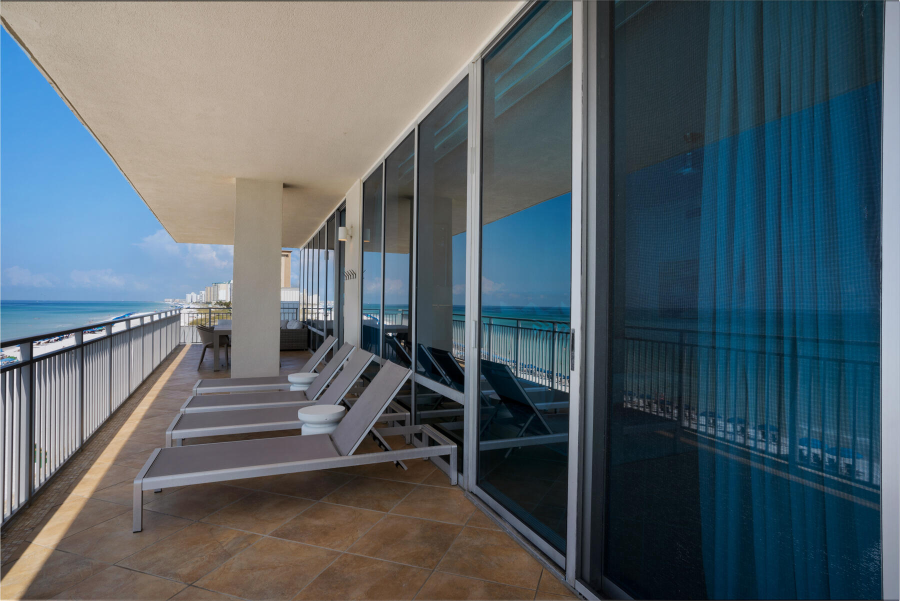 SIGNATURE BEACH - Residential