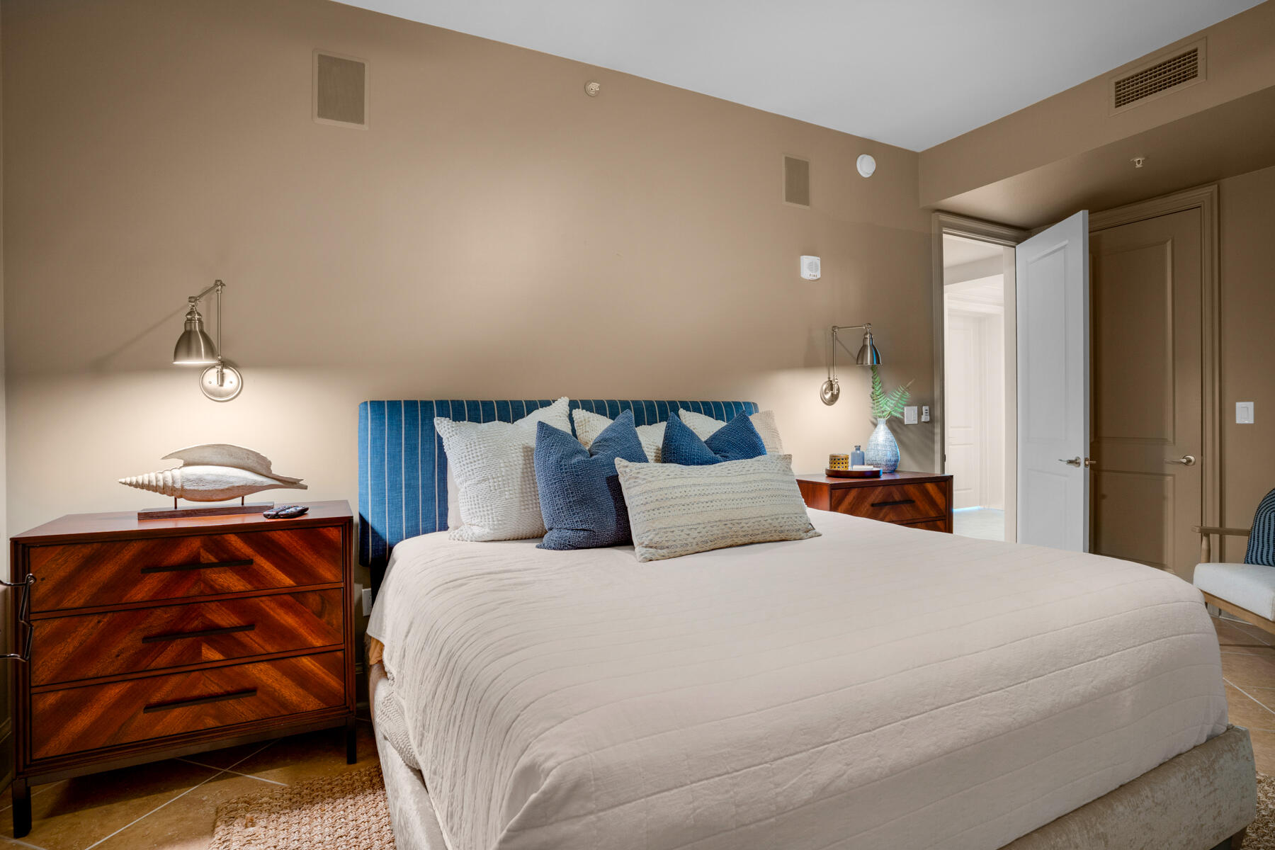 SIGNATURE BEACH - Residential