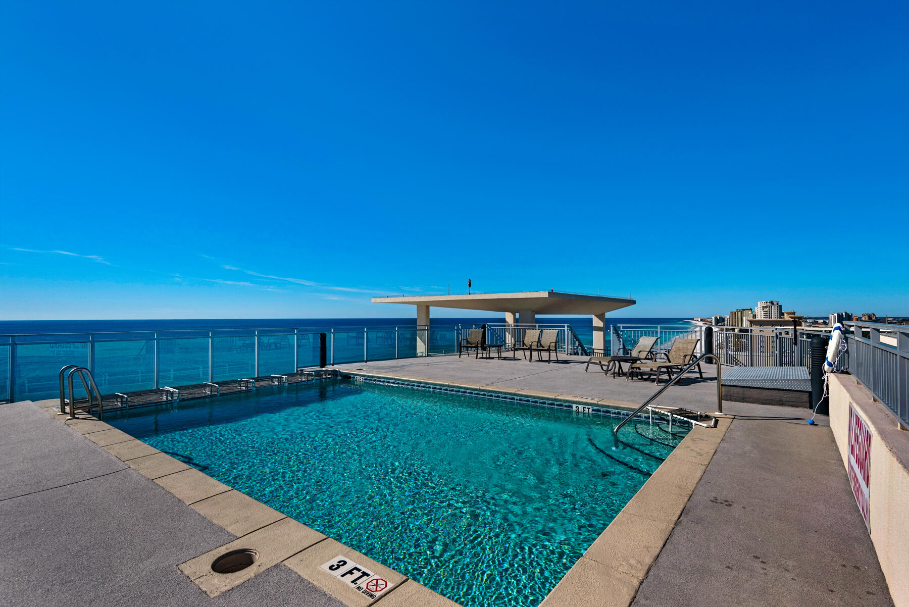 SIGNATURE BEACH - Residential