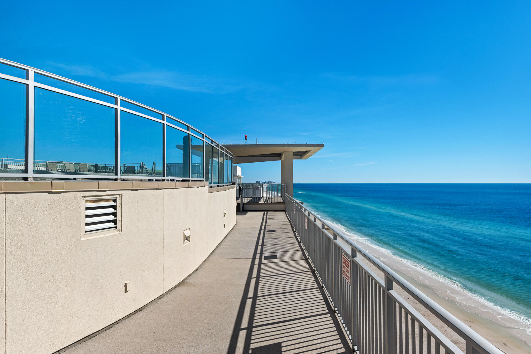 SIGNATURE BEACH - Residential