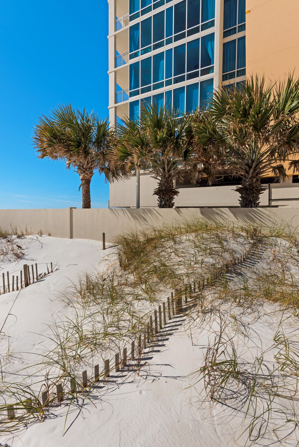 SIGNATURE BEACH - Residential