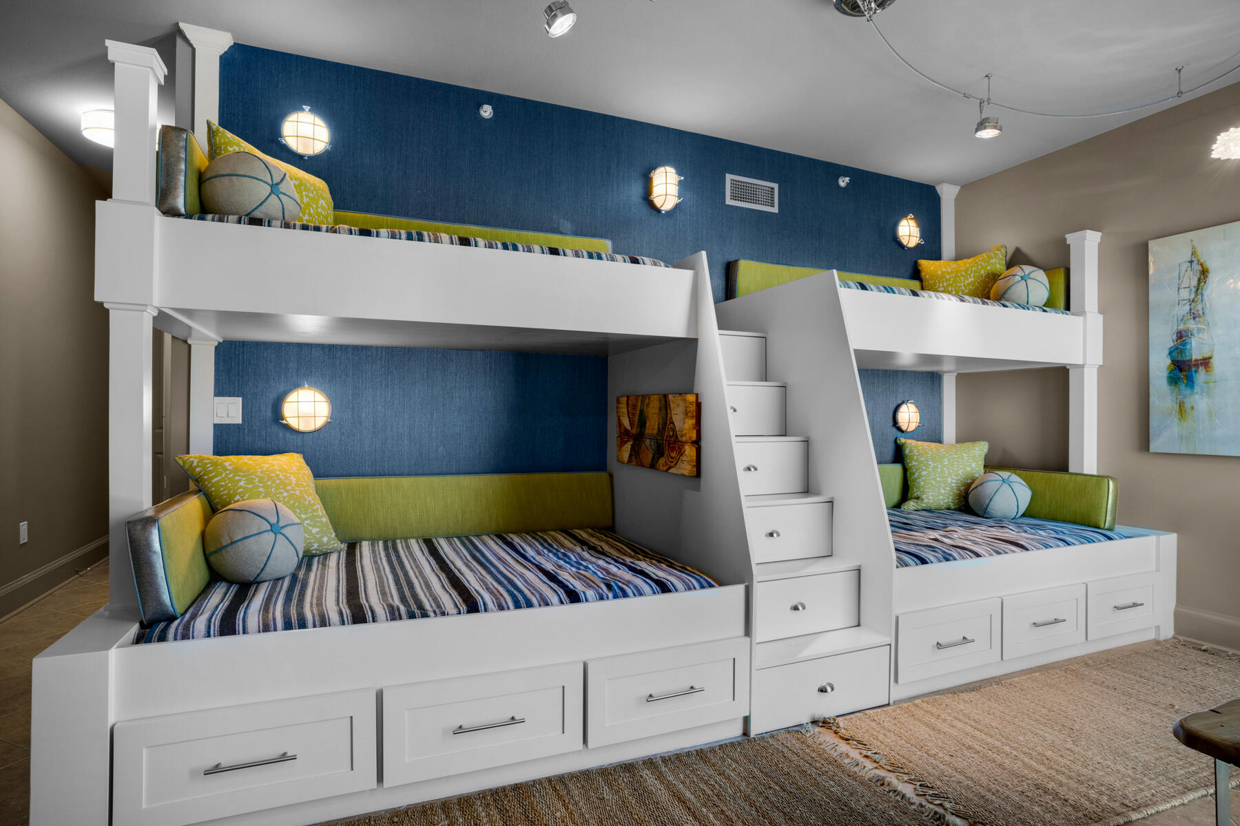 SIGNATURE BEACH - Residential