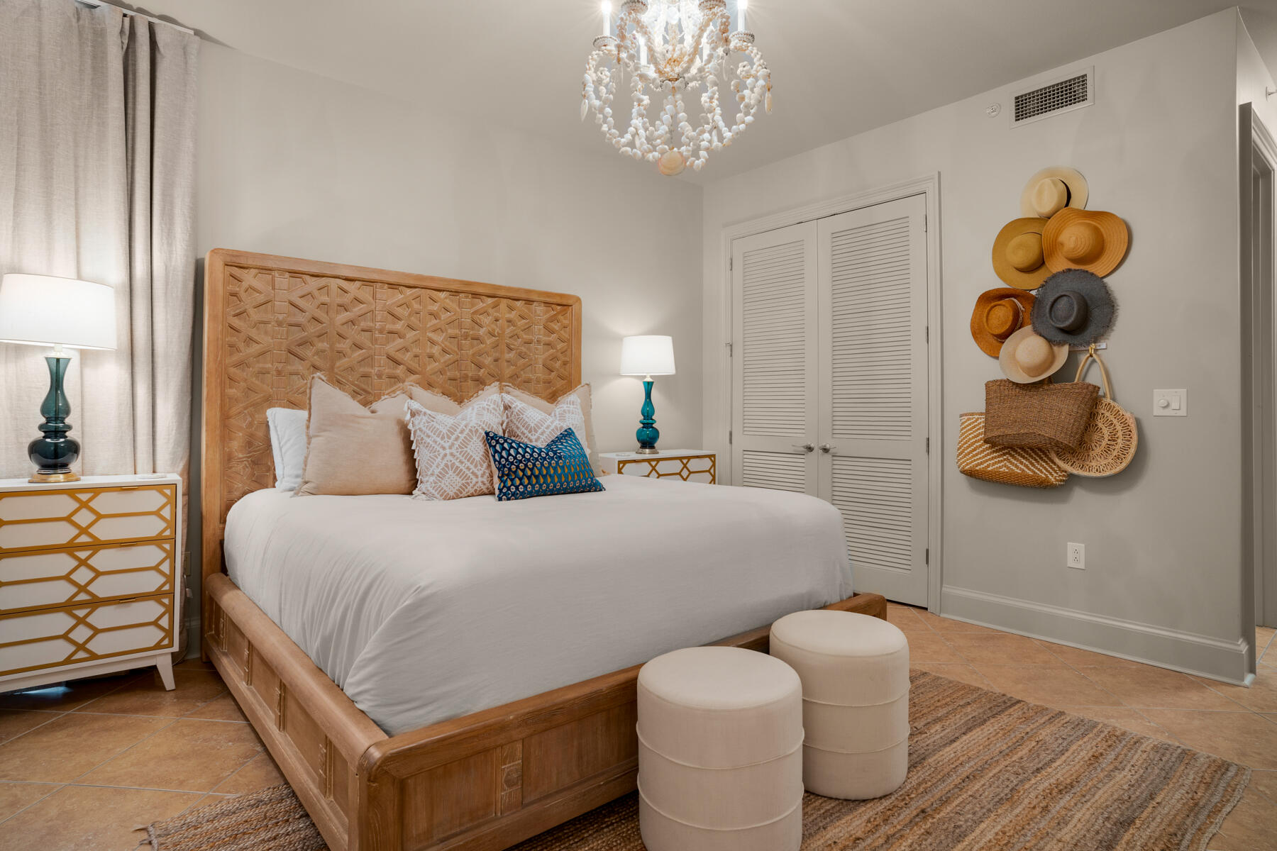 SIGNATURE BEACH - Residential