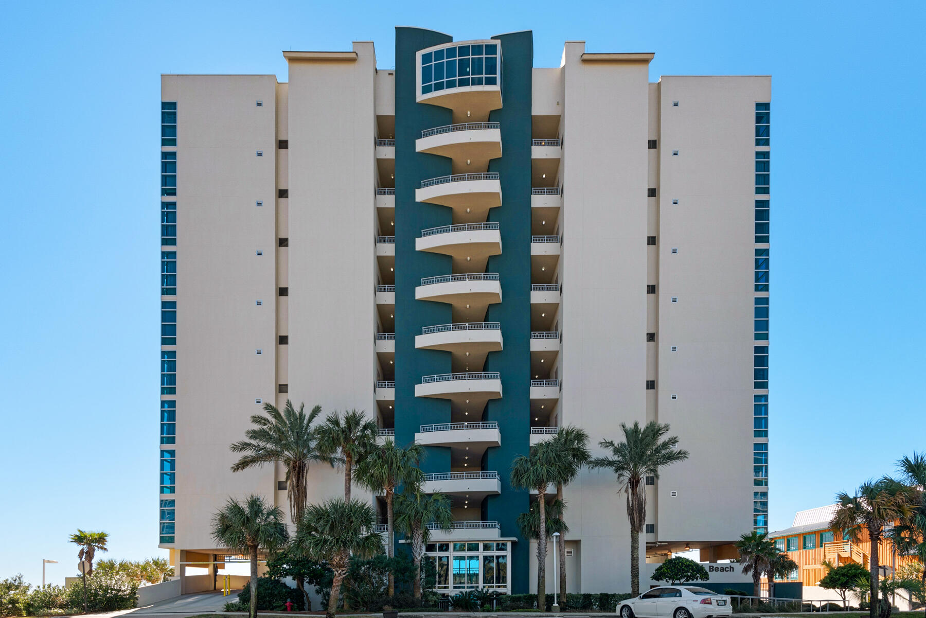 SIGNATURE BEACH - Residential