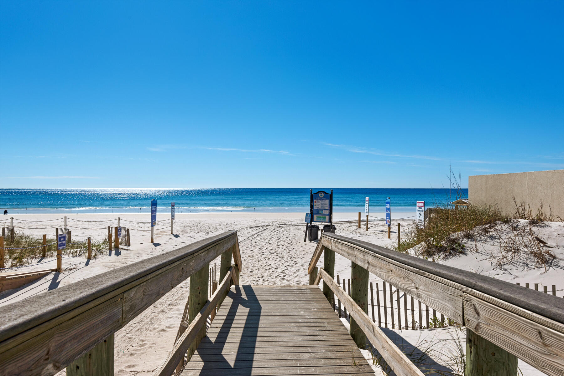 SIGNATURE BEACH - Residential