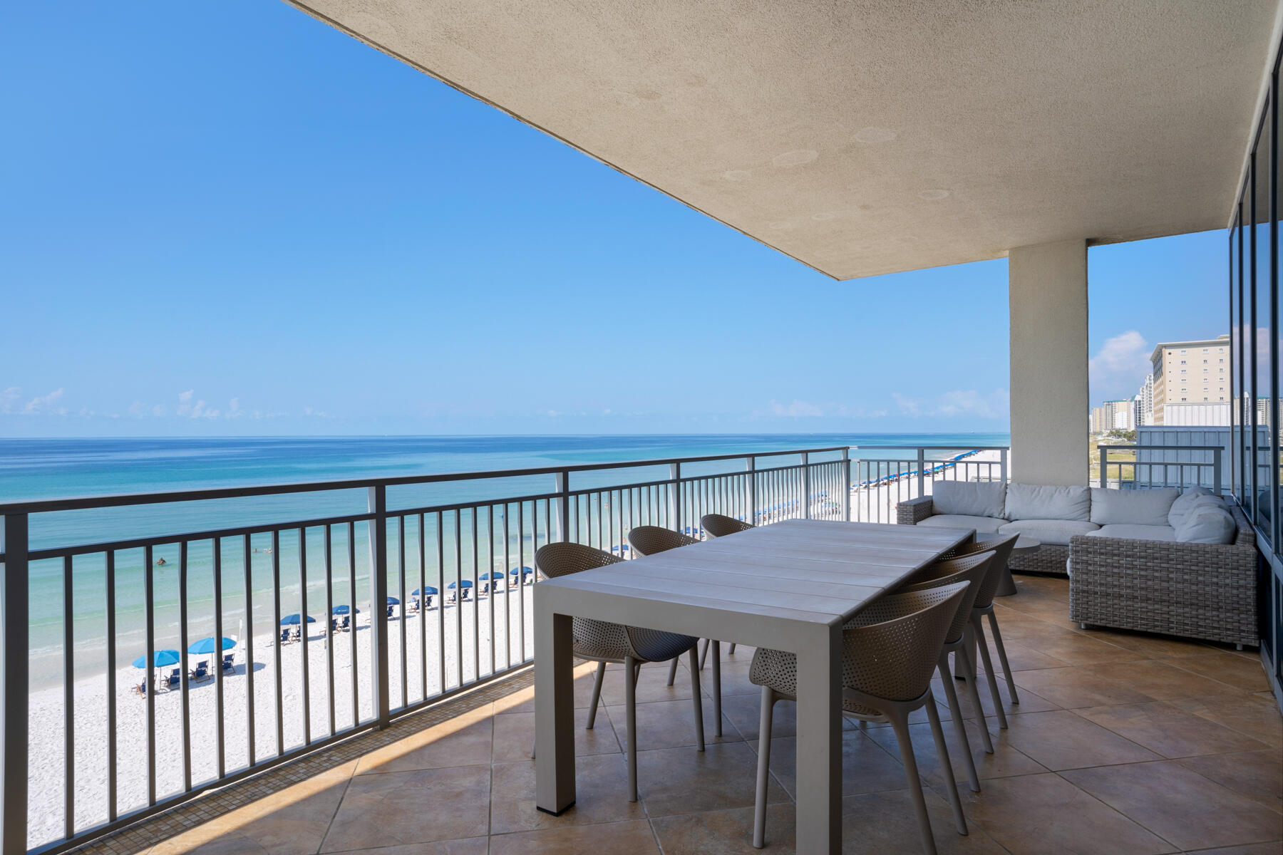 SIGNATURE BEACH - Residential
