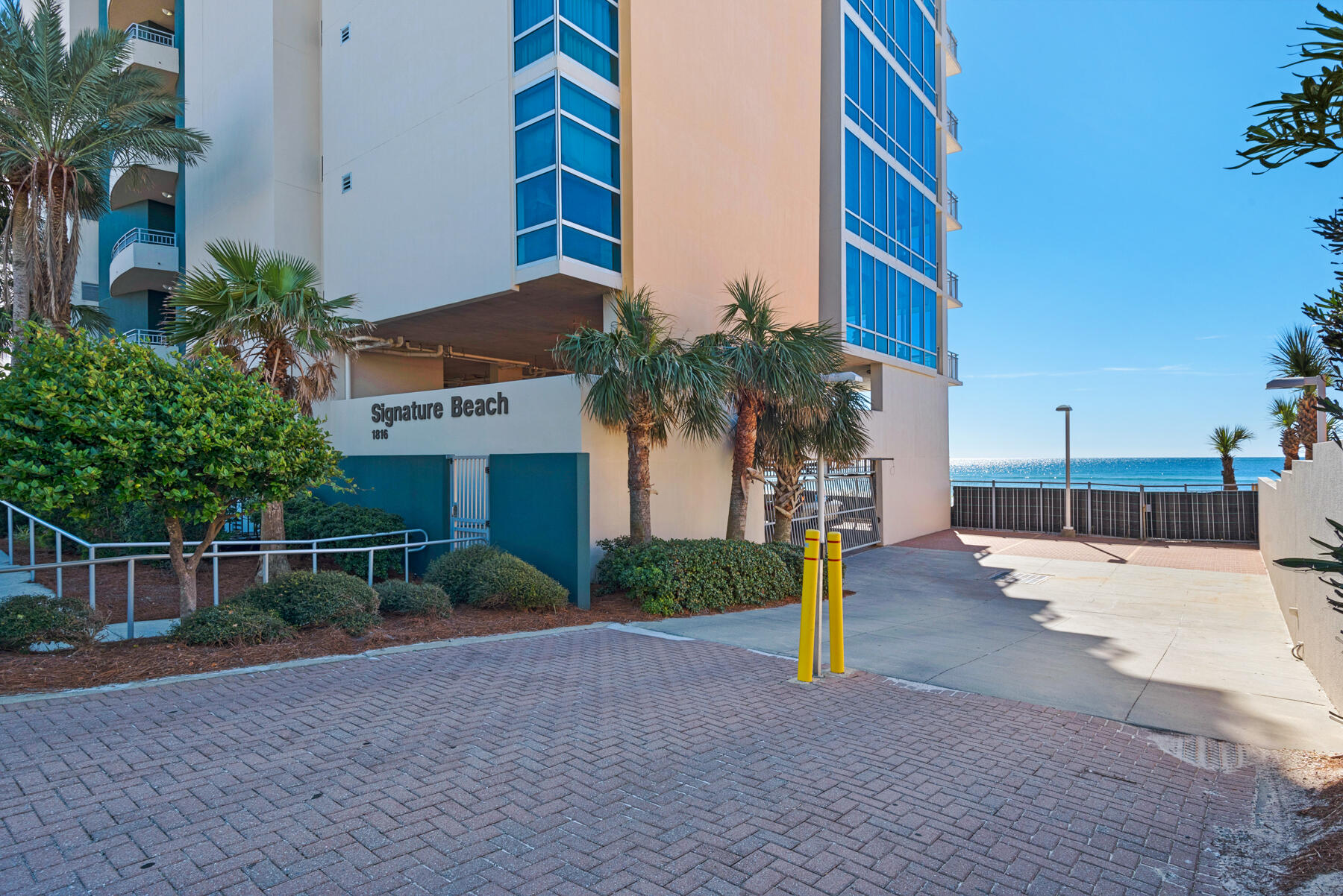 SIGNATURE BEACH - Residential