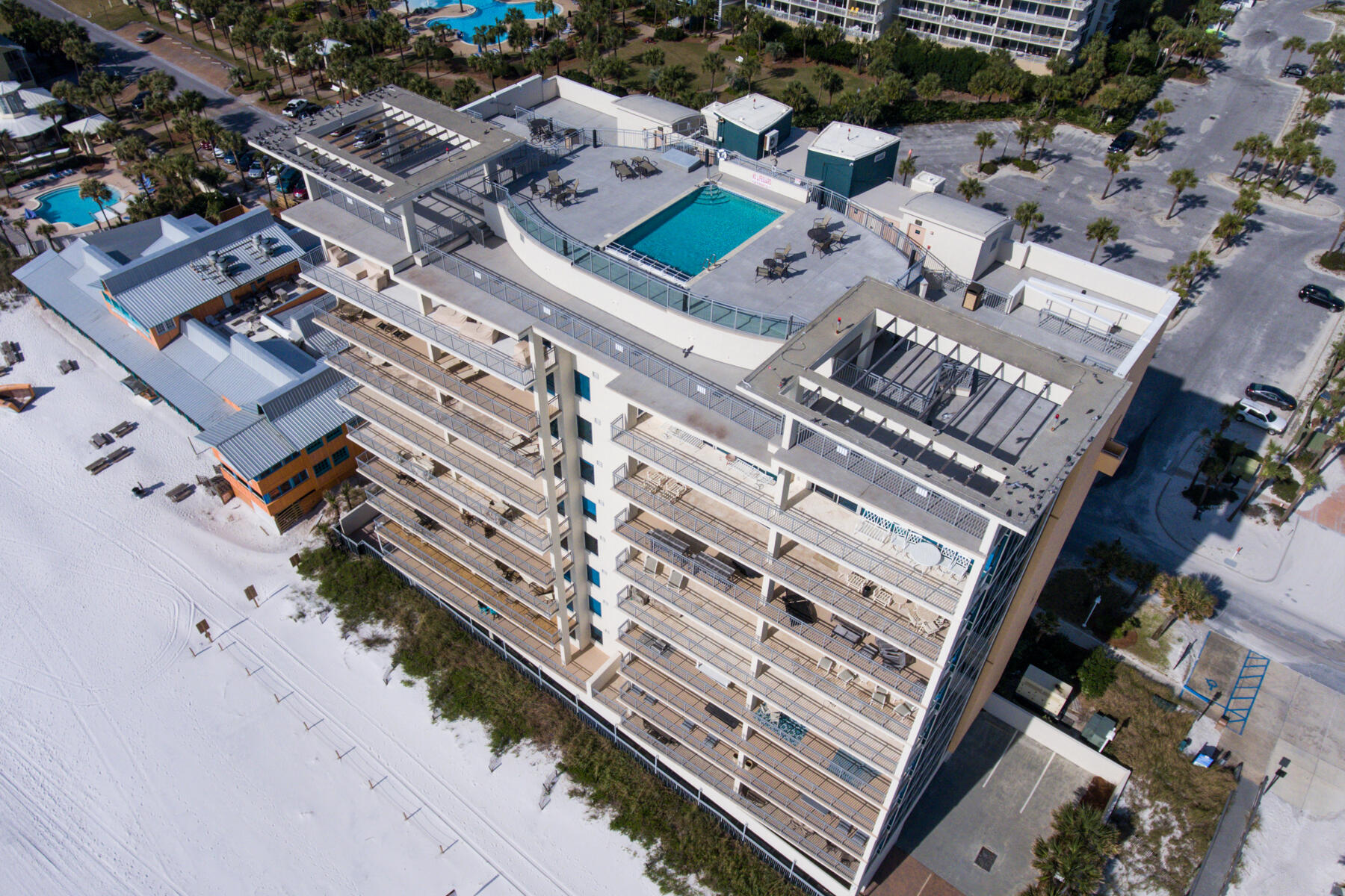 SIGNATURE BEACH - Residential