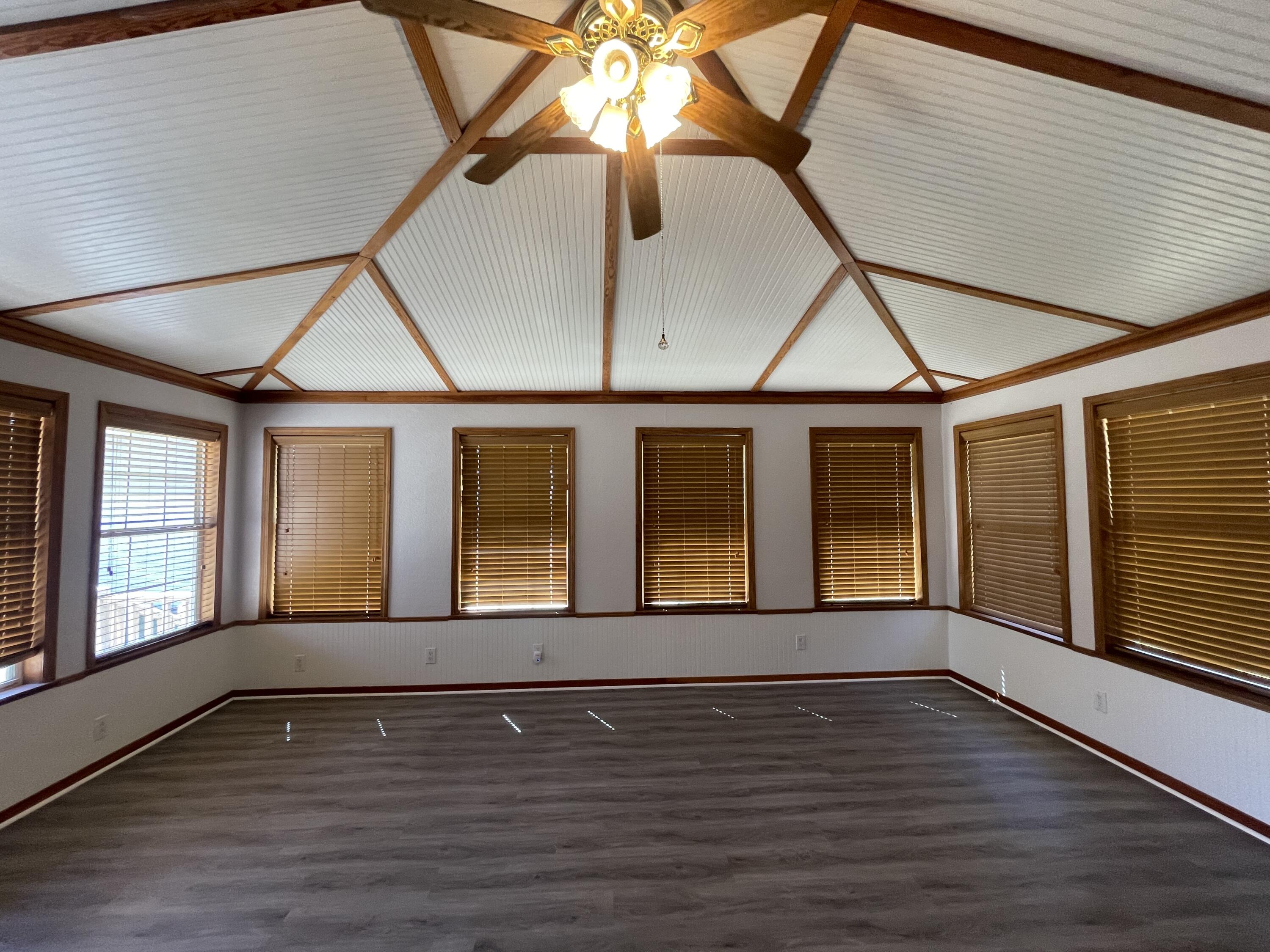 PALM ESTATES UNIT 6 - Residential Lease