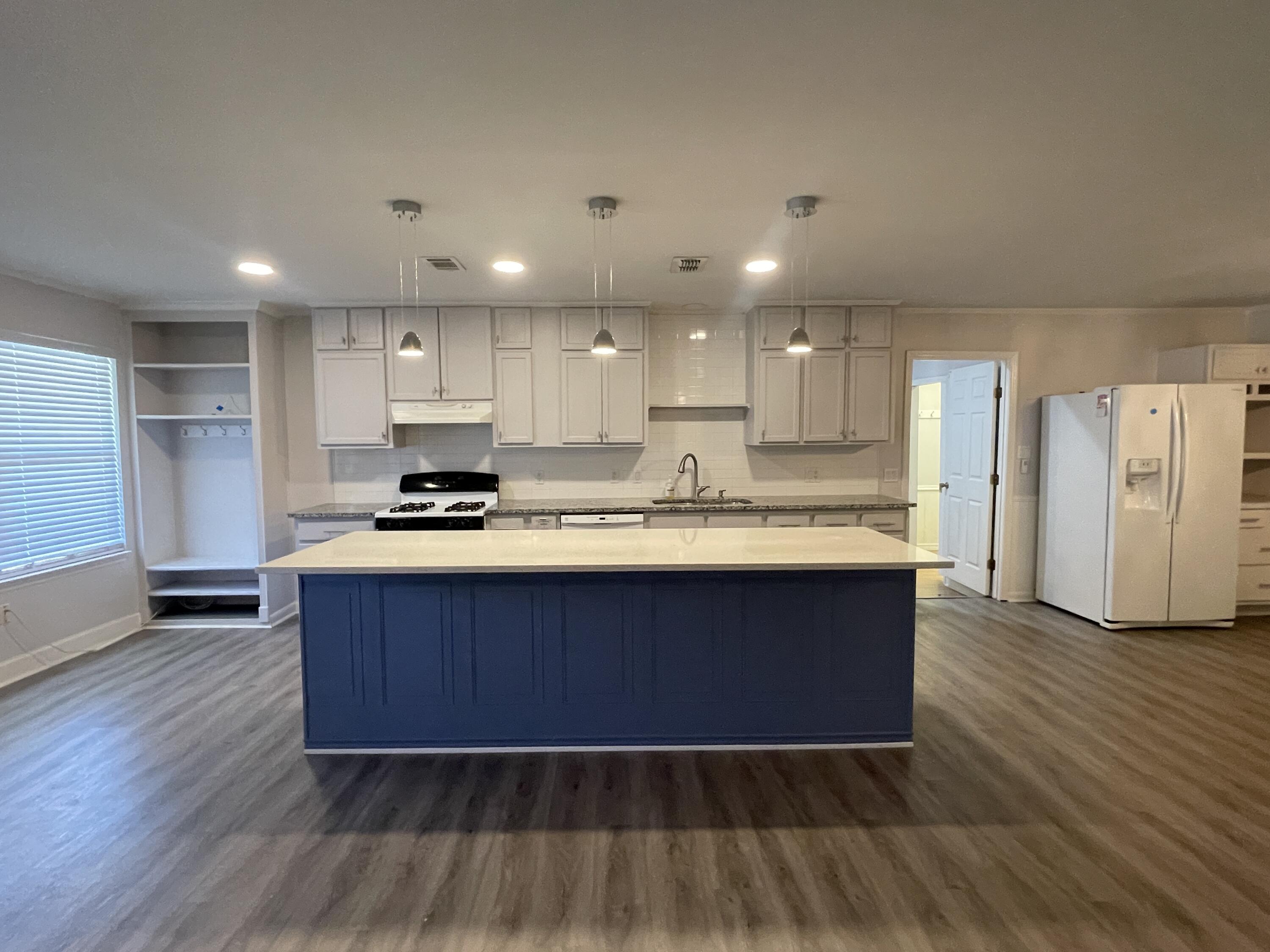 PALM ESTATES UNIT 6 - Residential Lease