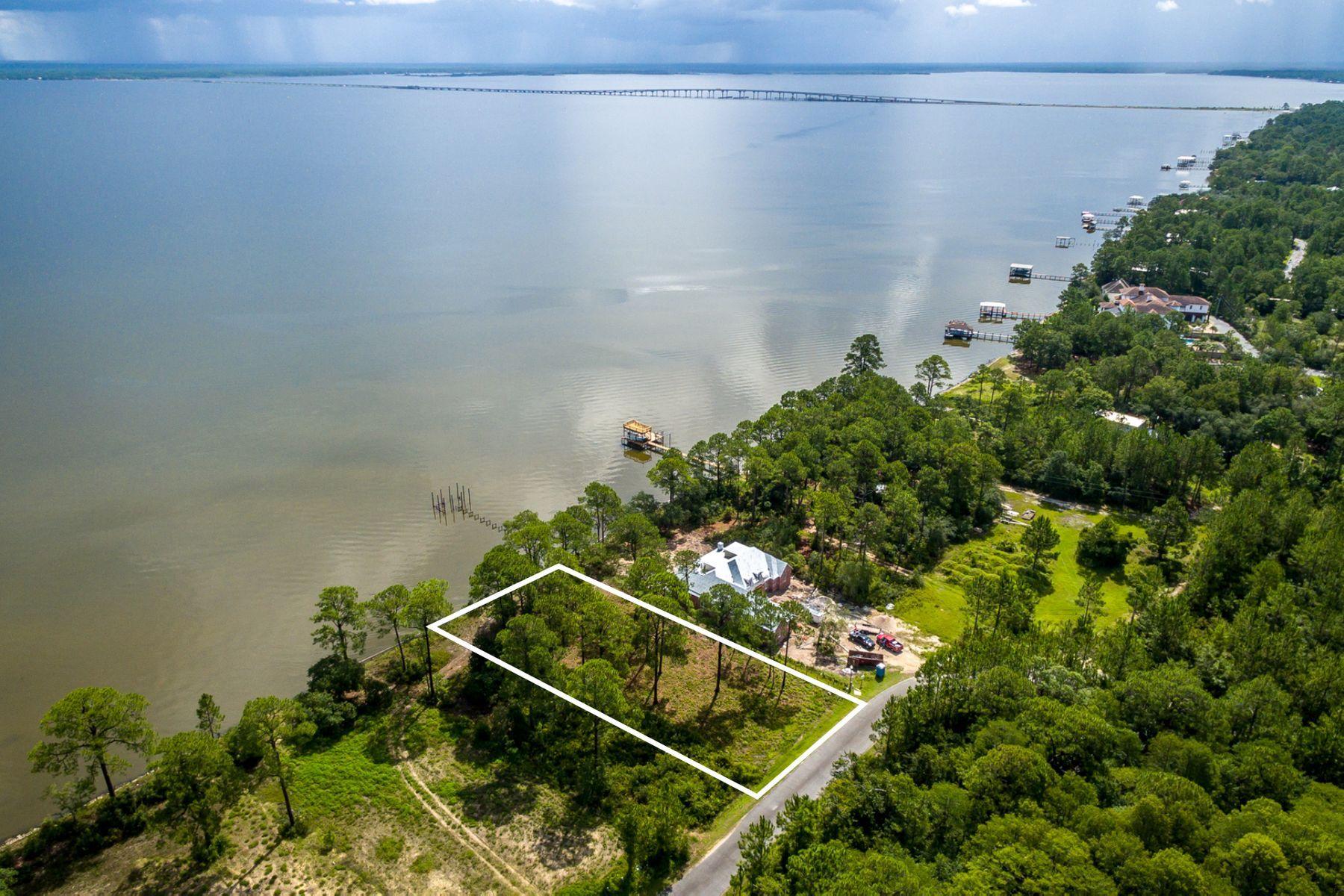 SECLUSION BAY - Land