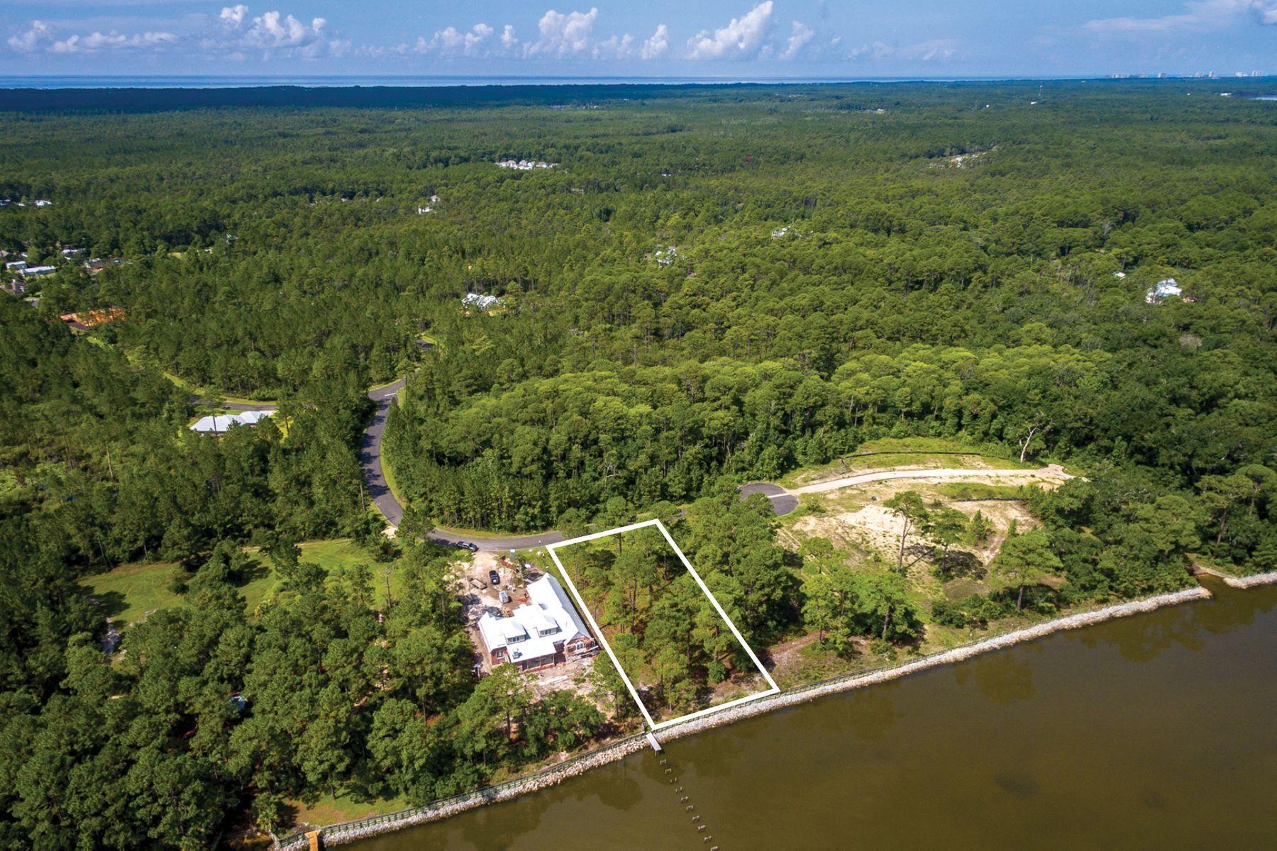 SECLUSION BAY - Land