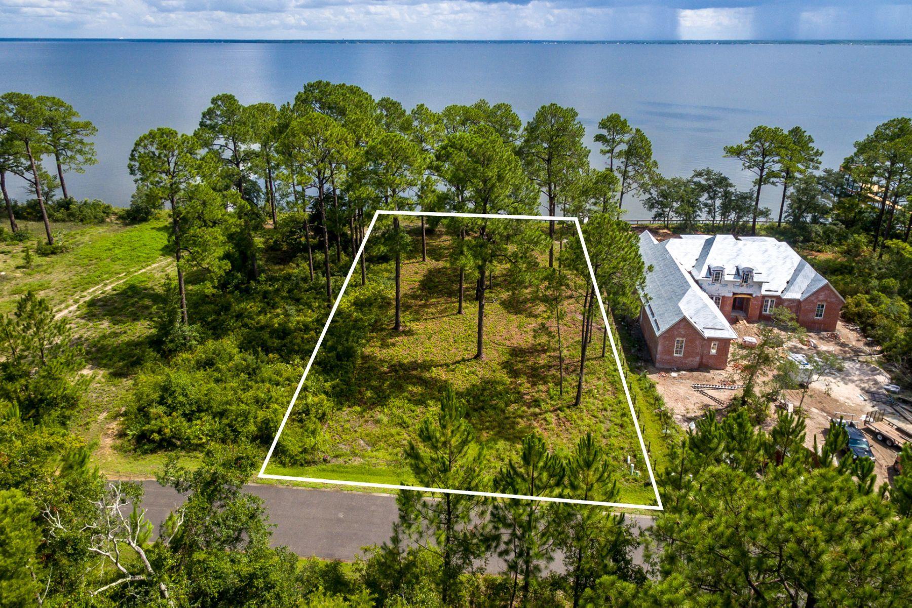 SECLUSION BAY - Land