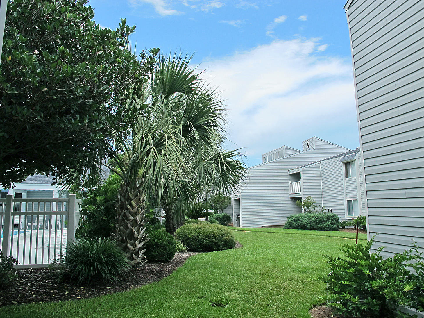 FINISTERRA CONDO - Residential