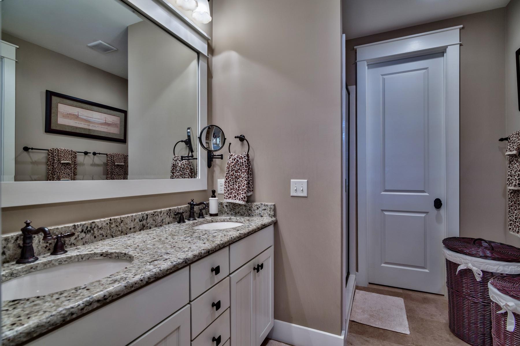 CARSON OAKS - Residential