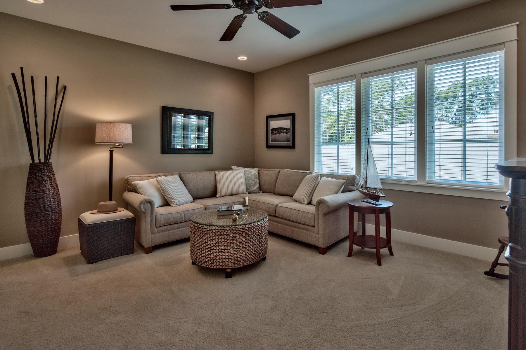 CARSON OAKS - Residential