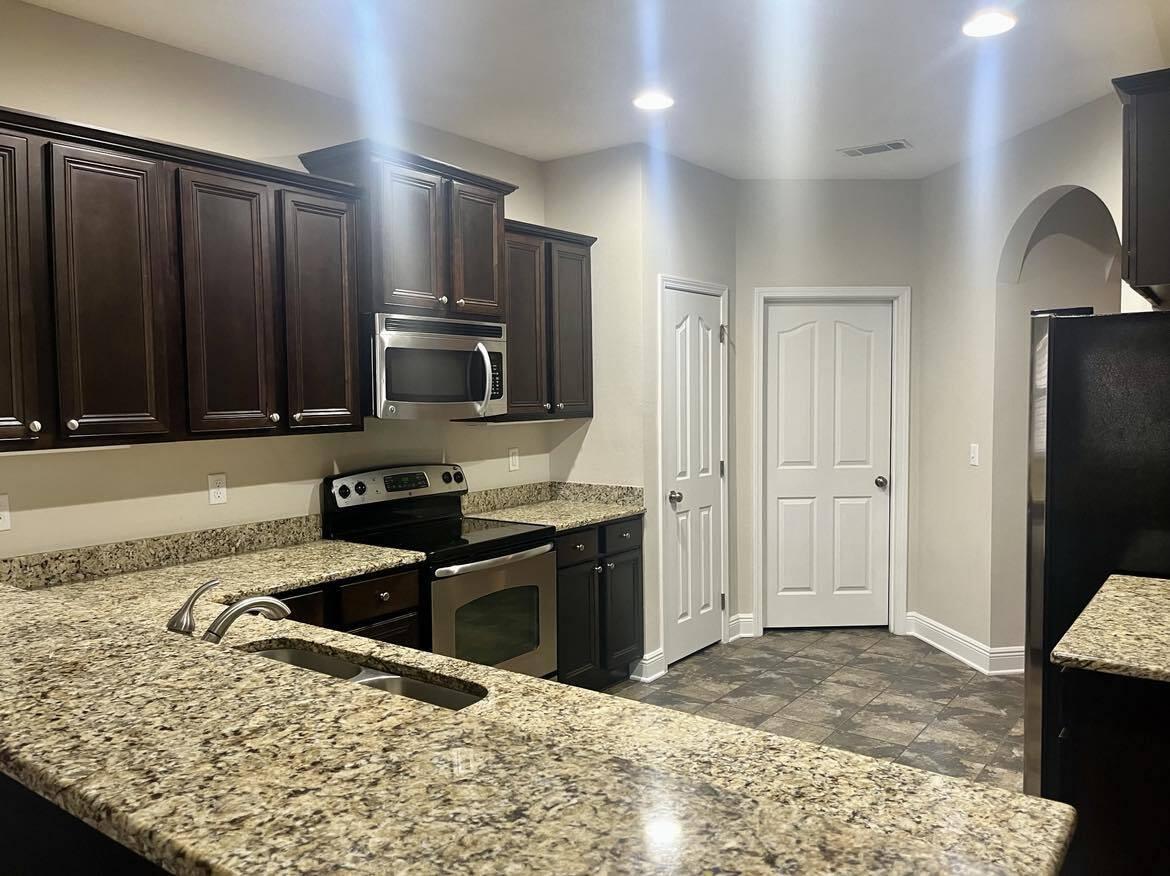 WATERFORD SOUND - Residential Lease