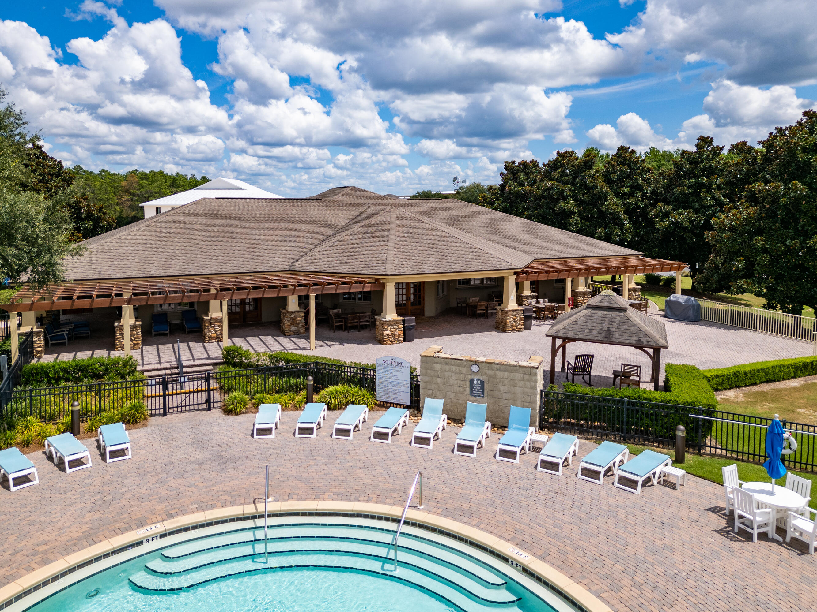 HAMMOCK BAY - Residential
