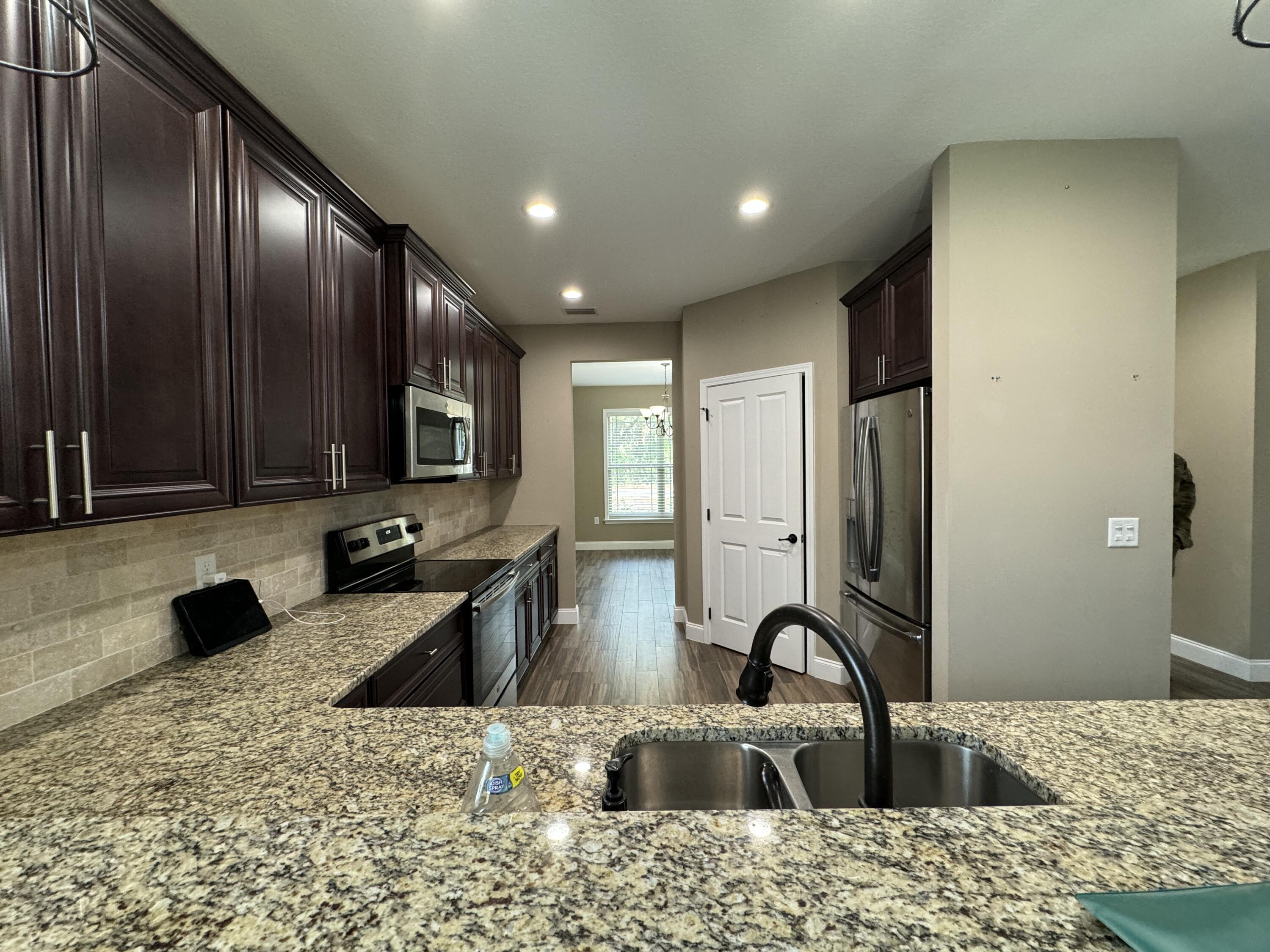 CREDENCE CROSSING - Residential Lease