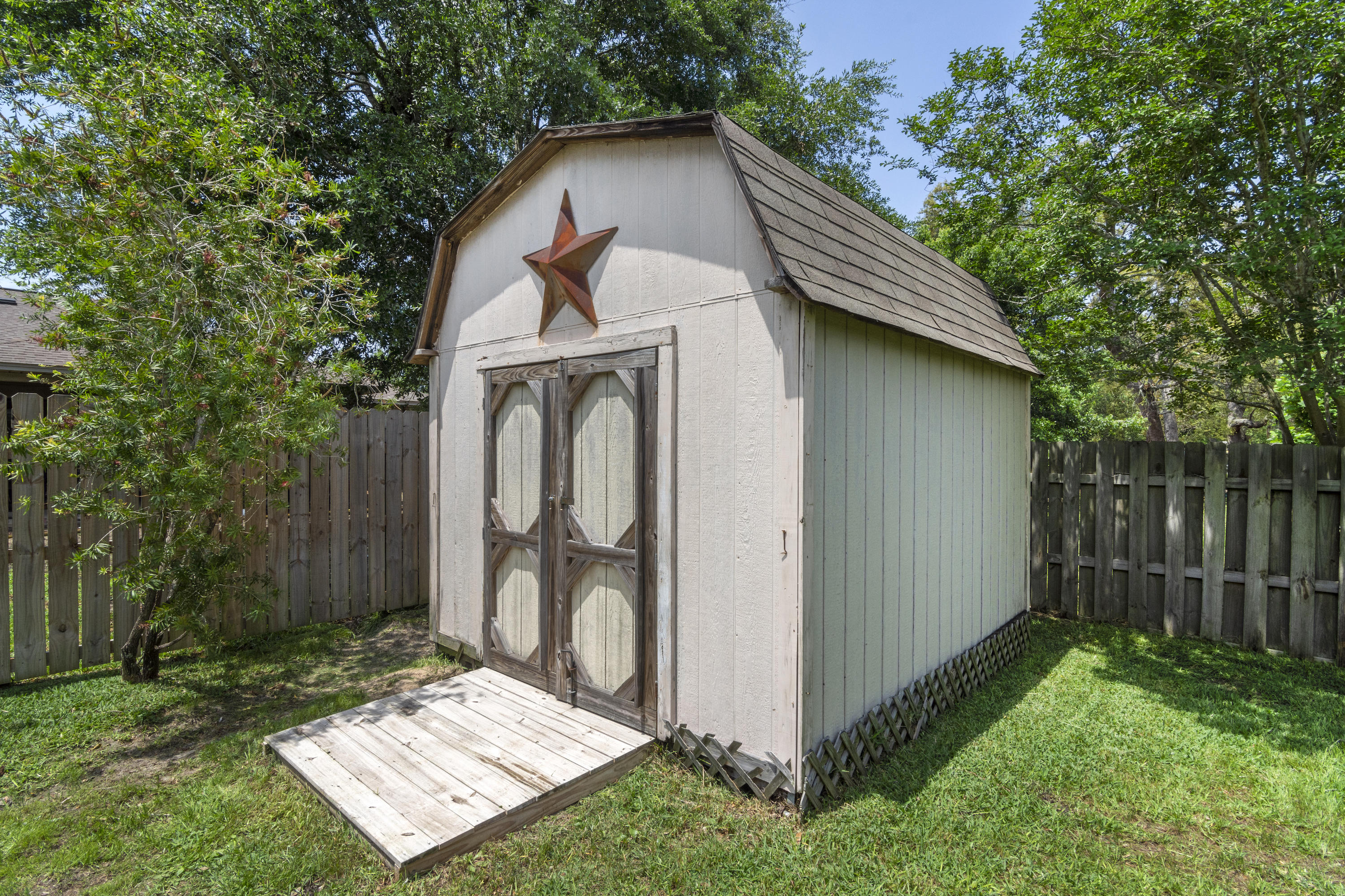 SPANISH TRACE ESTATES - Residential